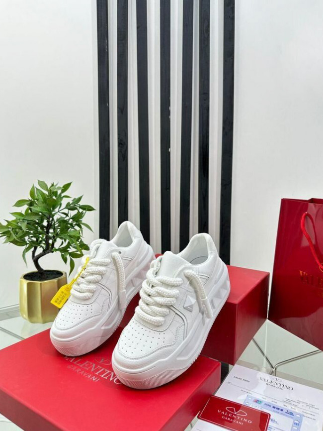 Кроссовки Valentino