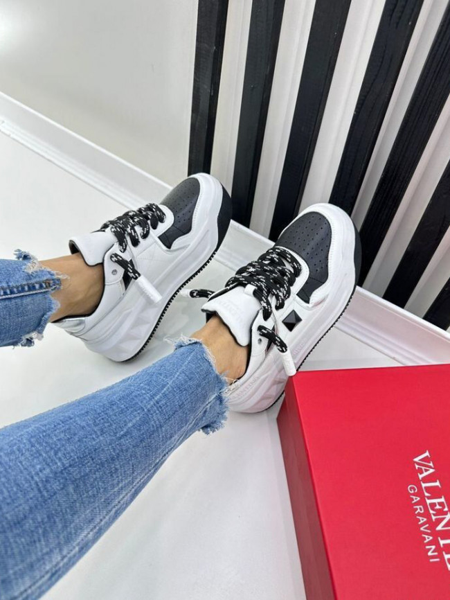 Кроссовки Valentino