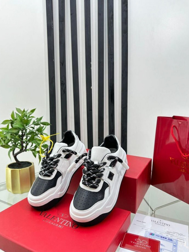 Кроссовки Valentino